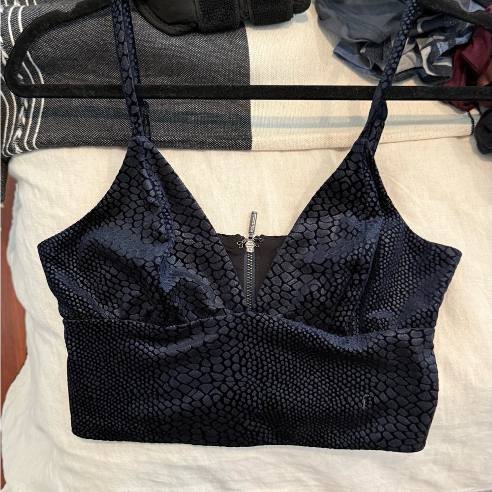 Black Textured Crop Top; Guess | small